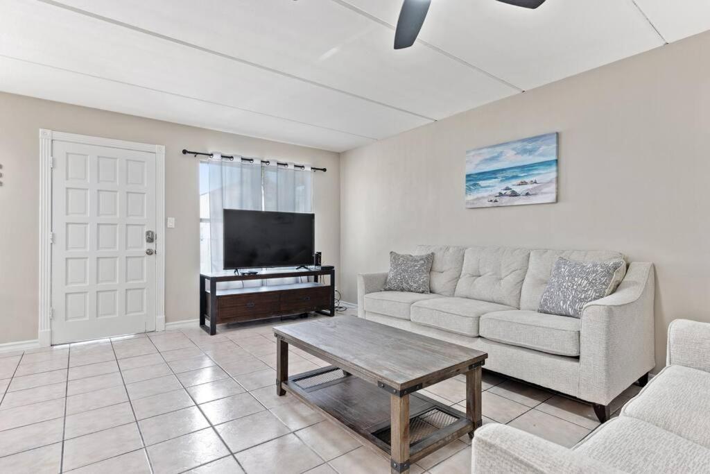 2 Bed 1 Bath Condo By Beach & Entertainment South Padre Island Exterior photo